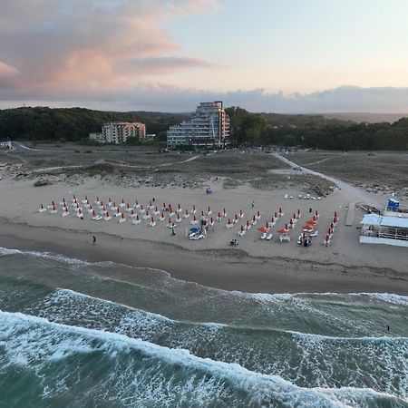 Allure Beach Resort Aparthotel Primorsko Exterior photo