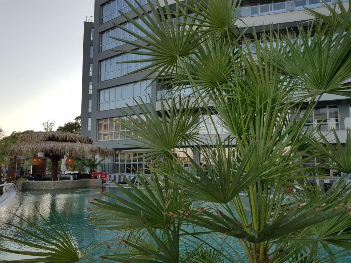 Allure Beach Resort Aparthotel Primorsko Exterior photo