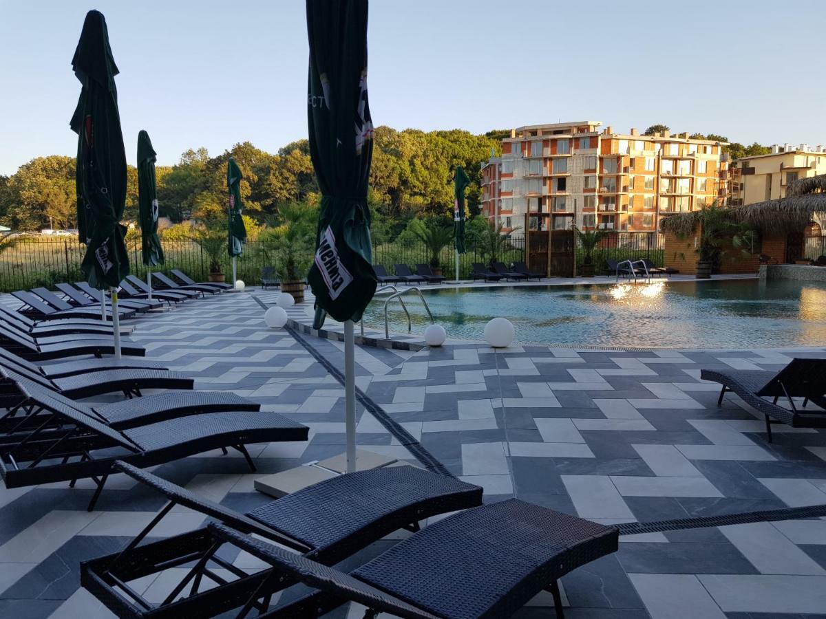 Allure Beach Resort Aparthotel Primorsko Exterior photo